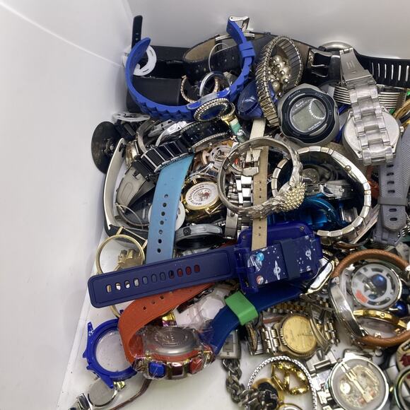 12 Lbs Bulk Lot Of Watches And Parts And Pieces For Parts Repair Bulk Watch Lot main image 6